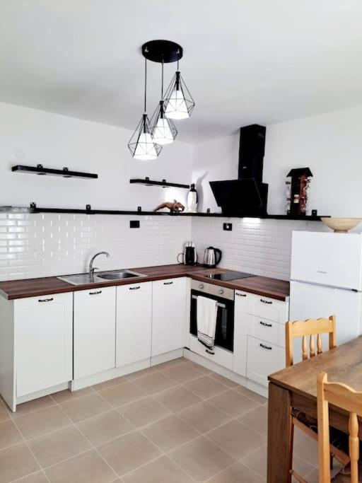 White House Apartments Haskovo Exterior photo